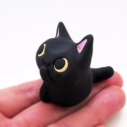 Mame Nyanko / 一隻厚臉皮的小黑貓雕像 第3張的照片