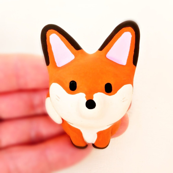 Mini Mini Sitting Fox 狐狸雕像 第1張的照片