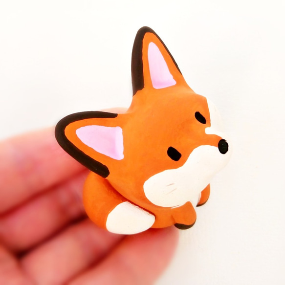 Mini Mini Sitting Fox 狐狸雕像 第3張的照片