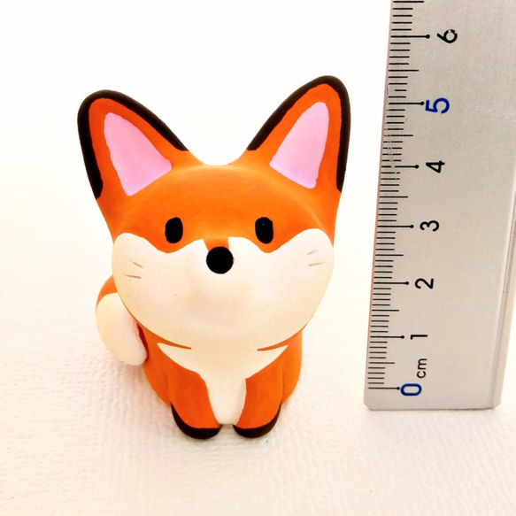 Mini Mini Sitting Fox 狐狸雕像 第4張的照片