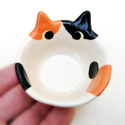 小さなちいさな三毛猫ボウル　陶器の小鉢　 3枚目の画像