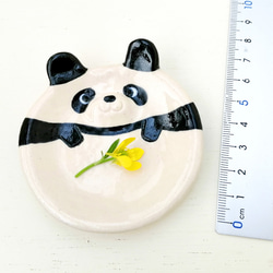 小さなちいさなパンダ皿　陶器の豆皿　 5枚目の画像
