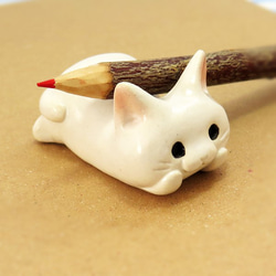 小さな白猫　ペンレスト１ 2枚目の画像