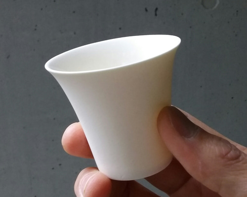 【骨董品】古い白磁のお猪口　酒器　ぐい呑み 1_44e9df4a02b0411a3bc12d9a4259