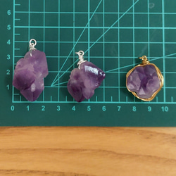 單純而簡練-紫羅蘭紫水晶原礦晶簇xBrass/S925.金屬線纏絲吊墜(可優惠加購鍊子) 第8張的照片
