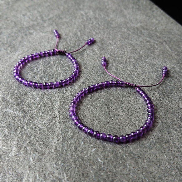 串鍊-紫水晶小圓珠x平結伸縮繩.南美蠟線串珠手環 第3張的照片