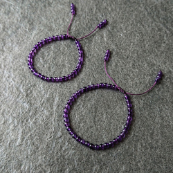 串鍊-紫水晶小圓珠x平結伸縮繩.南美蠟線串珠手環 第5張的照片