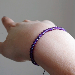 串鍊-紫水晶切面小圓珠x平結伸縮繩.南美蠟線串珠手環 第6張的照片
