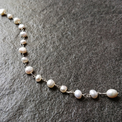 絶妙で雰囲気のある形の真珠xS925。メタルワイヤーラップリングリンクブレスレット 9枚目の画像