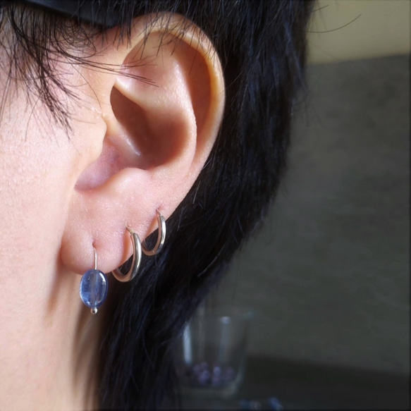 單純而簡練-冰透扁橢藍晶石xS925.金屬線拗線耳勾耳夾耳環 第9張的照片