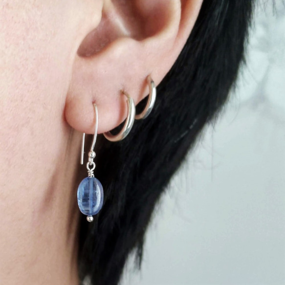 單純而簡練-冰透扁橢藍晶石xS925/14KGF.金屬線纏絲吊墜耳勾耳夾耳環 第6張的照片