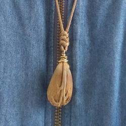 單純而簡練-藍棕櫚種子x黃銅.金屬線纏絲吊墜(可優惠加購伸縮繩鍊) 第8張的照片