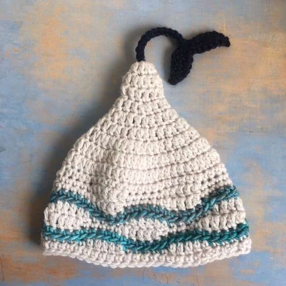 鯨魚尾和波點M尖帽 第1張的照片