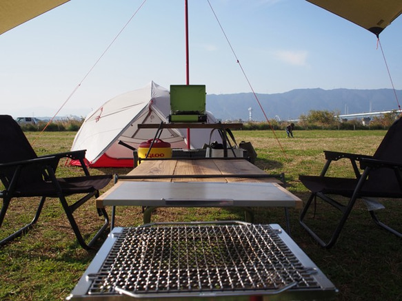 足場板とアイアンの組み立てテーブル｜LOWトリプル ローテーブル