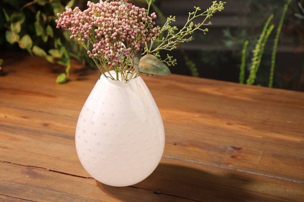 花瓶 スモーク クリスタルガラス 花瓶 美品 です。 花瓶 スモーク クリスタルガラス 花瓶 美品 です。 おうち時間を彩る