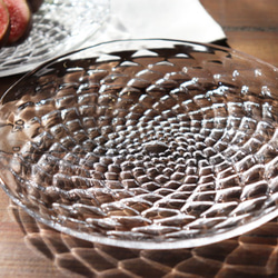 「Fruttaのお皿」 スウェーデンクリスタルガラス 透明 クリア 煌めき 和モダン ガラス おもてなし 上品 1枚目の画像