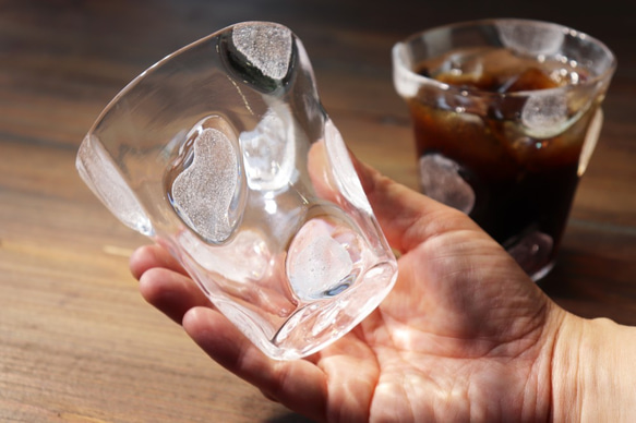 「透氷グラス」デザートカップ 透明 煌めき 和モダン 夏ギフト 上品 シンプル 梅雨 雨粒 雪結晶 4枚目の画像