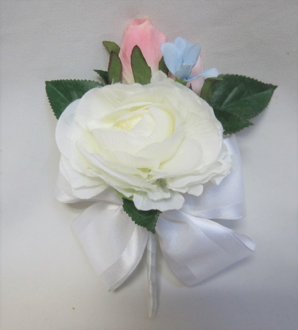 フレンチローズのキャスケードブーケ。高品質な造花使用♪ブートニア付き♪生花みたいに綺麗な造花です♪高品質なのに安い 9枚目の画像