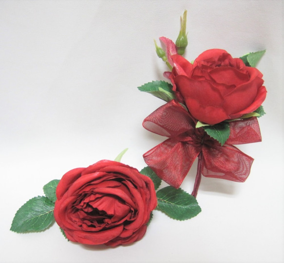 真紅のバラのラウンドブーケ♪ブートニア付き♪生花みたいに綺麗な造花です♪高品質なのに安い 8枚目の画像