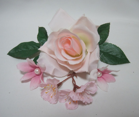 桜とチューリップのクラッチブーケ♪ブートニア付き♪生花みたいに綺麗な造花です♪高品質なのに安い 7枚目の画像