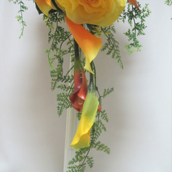 カラーとユリのキャスケードブーケ♪ブートニア付き♪生花みたいに綺麗な造花です♪高品質なのに安い 6枚目の画像
