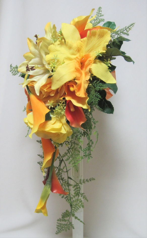 カラーとユリのキャスケードブーケ♪ブートニア付き♪生花みたいに綺麗な造花です♪高品質なのに安い 7枚目の画像