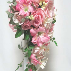 ピンクのバラのキャスケードブーケ♪セール中♪ウェディングブーケ♪生花みたいに綺麗な造花です♪高品質なのに安い 4枚目の画像