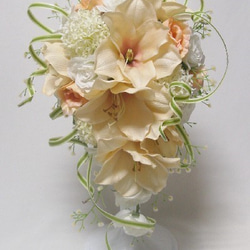 ピーチのアマリリスのキャスケードブーケ♪セール中♪ウェディングブーケ♪生花みたいに綺麗な造花です♪高品質なのに安い 2枚目の画像