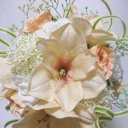 ピーチのアマリリスのキャスケードブーケ♪セール中♪ウェディングブーケ♪生花みたいに綺麗な造花です♪高品質なのに安い 3枚目の画像