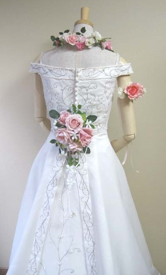 エレガントなドレスコサージュ♪ウェディングドレスに♪生花みたいに綺麗な造花です♪高品質なのに安い 8枚目の画像