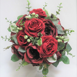 真紅のバラのラウンドブーケ♪ブートニアと髪飾り付き♪ウェディングブーケ♪生花みたいに綺麗な造花です♪高品質なのに安い 1枚目の画像