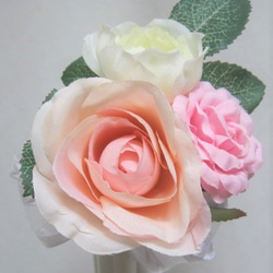 バラのキャスケードブーケ。高品質な造花使用。ウェディング♪ブートニア付き♪生花みたいに綺麗な造花です♪高品質なのに安い 9枚目の画像