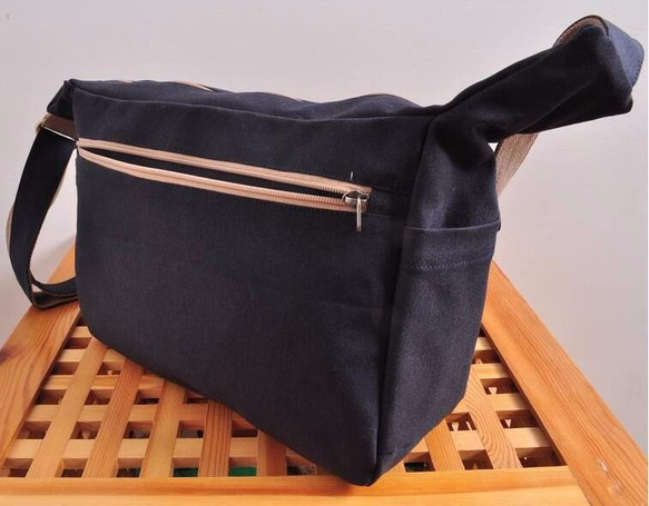 手作り帆布メッセンジャーbag紺 4枚目の画像