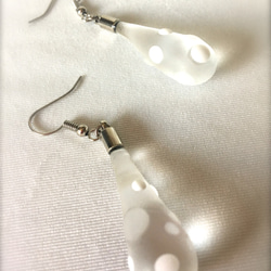 ピアス glass pindot(white) 2枚目の画像