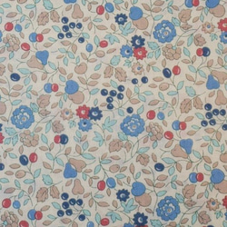 ★国産コットン★赤と青の実と花柄★　布地　生地　ルシアン　memoireaparis　花柄 1枚目の画像