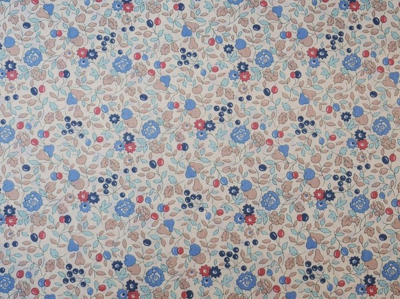 ★国産コットン★赤と青の実と花柄★　布地　生地　ルシアン　memoireaparis　花柄 2枚目の画像