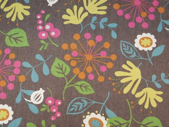 ★国産コットン★グレー地カラフル花柄★　キャンバス地　布地　生地　ルシアン　花柄 2枚目の画像