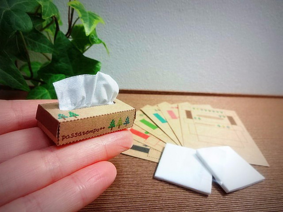 手作りサンプル　ミニチュア箱ティッシュ 手作りサンプル ミニチュア箱ティッシュ Mini Tissue Box Origami