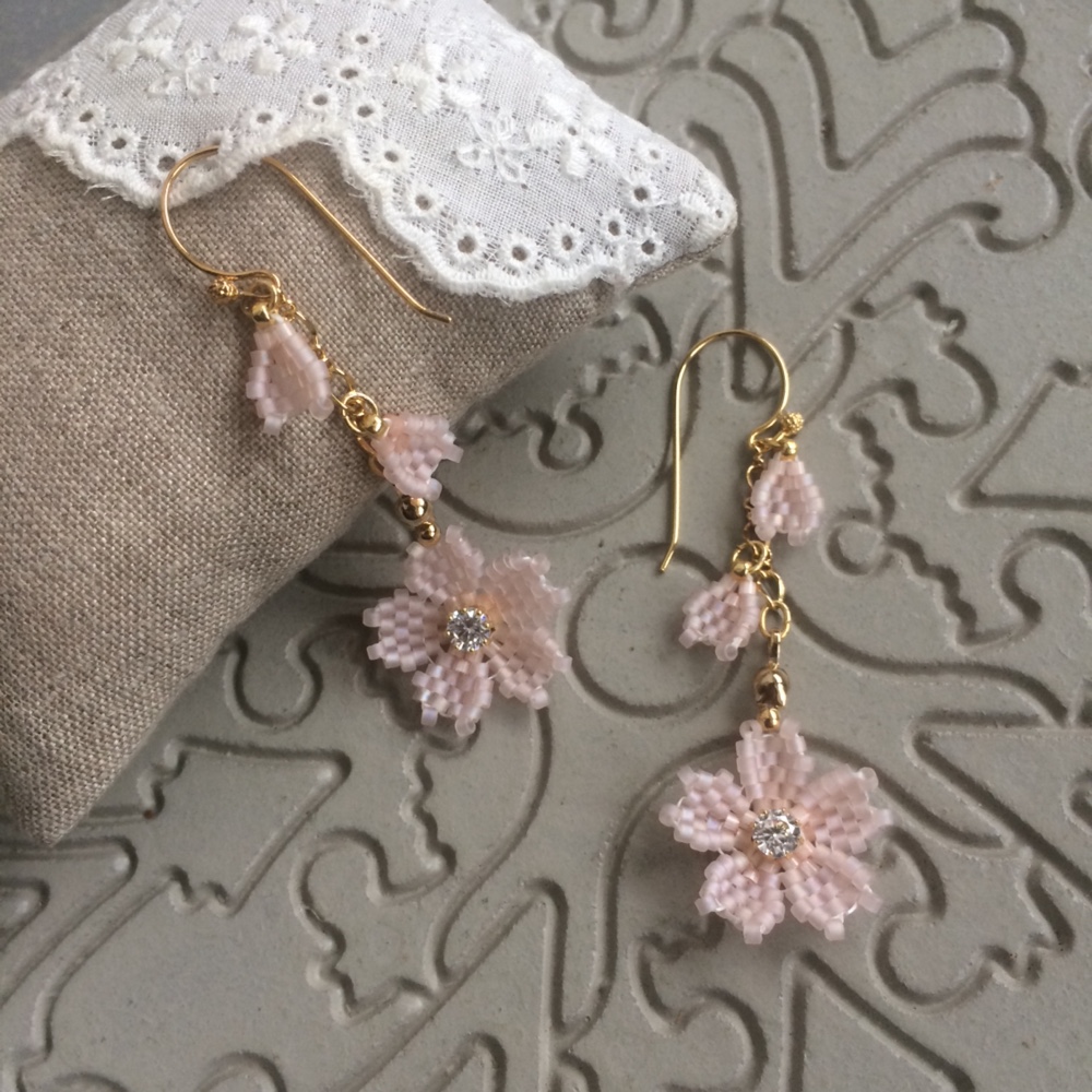 ゆらゆら春めく桜のピアス＊