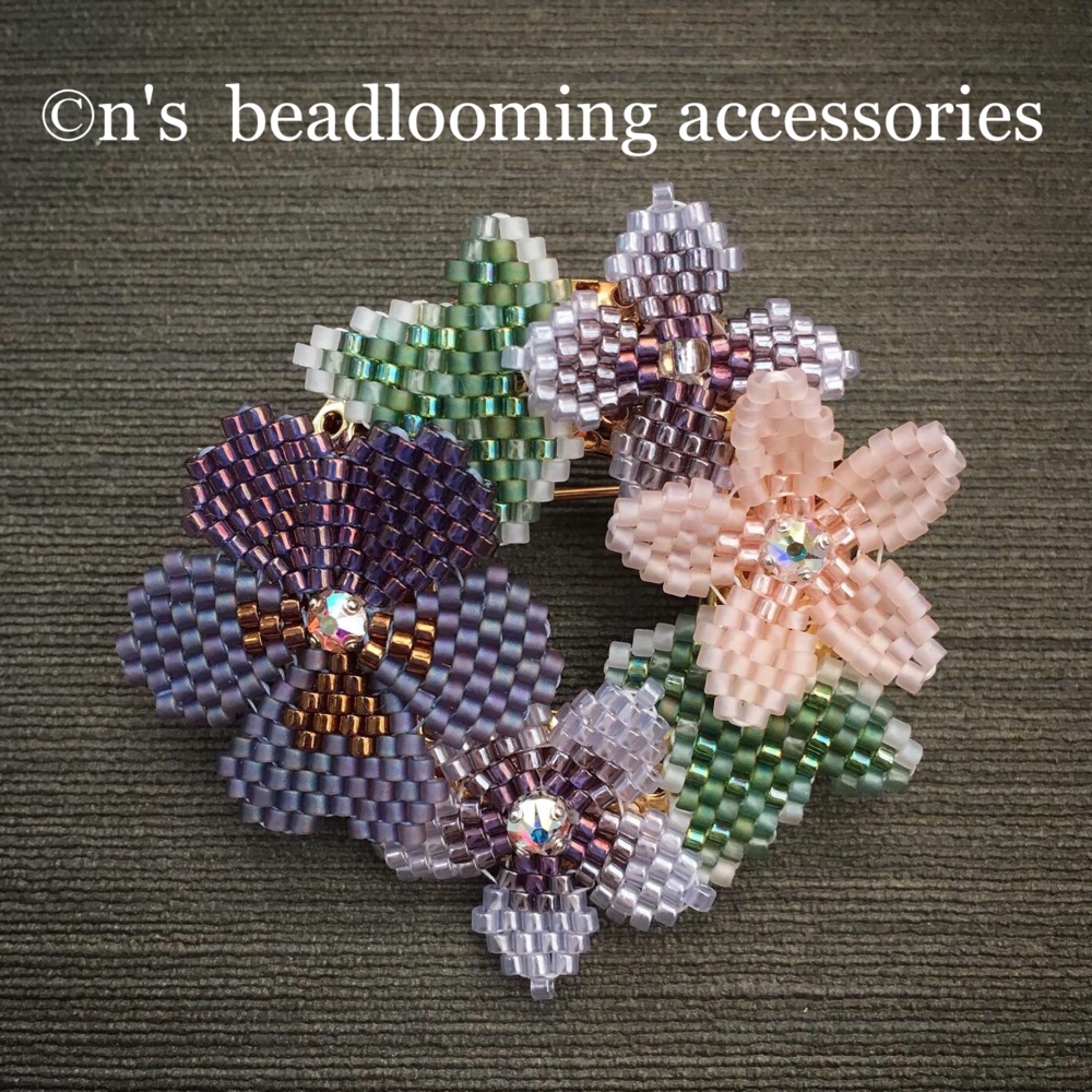 今だけ針、糸付き！シェイプドステッチで作る＊ビオラ(紫)のリースブローチのキット