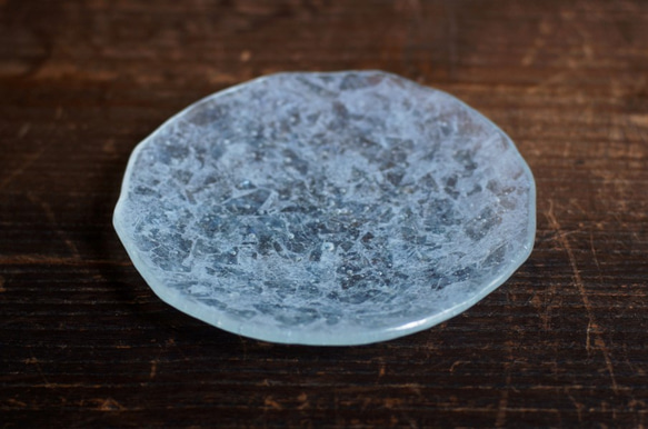 「 リバイバル 」　ガラス丸小皿 1枚目の画像