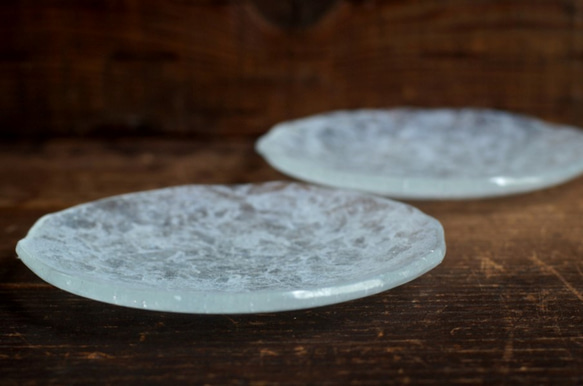 「 リバイバル 」　ガラス丸小皿 2枚目の画像