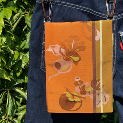 手ぶらでお出かけ！新品の帯地で作ったヒップバッグ「おともし帯（たい）」オレンジ×蕪柿　サコッシュ　ポーチ　朱印帳入れにも 1枚目の画像