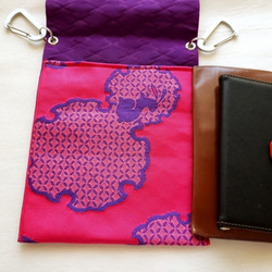 新品の帯地で作ったヒップハングバッグ「おともし帯（たい）」　ピンク色　雪輪とうさぎ　　帯バッグ　御朱印帳ケースにも 3枚目の画像