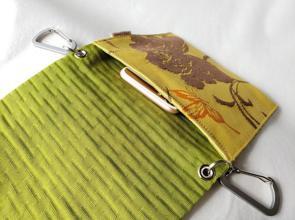 新品の帯地で作ったヒップバッグ「おともし帯（たい）」黄色　牡丹と蝶　ポシェット　ウエストポーチ　スマホ入れ　ポケット 4枚目の画像
