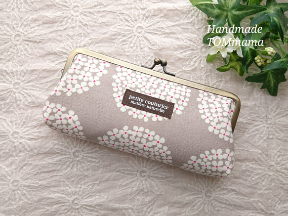 【受注製作】がま口メガネケース　サークルフラワーグレージュ 1枚目の画像