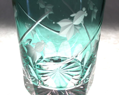 金属製工芸品 エメラルド装飾 ガラスケース入り 金属製工芸品 エメラルド装飾 ガラスケース入り Amazon.co.jp