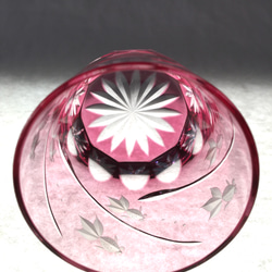 数量限定品　江戸切子　伝統工芸品　ロックグラス　金魚グラス  金赤(ピンク色) 結婚祝　ギフト　プレゼント　記念品　 3枚目の画像
