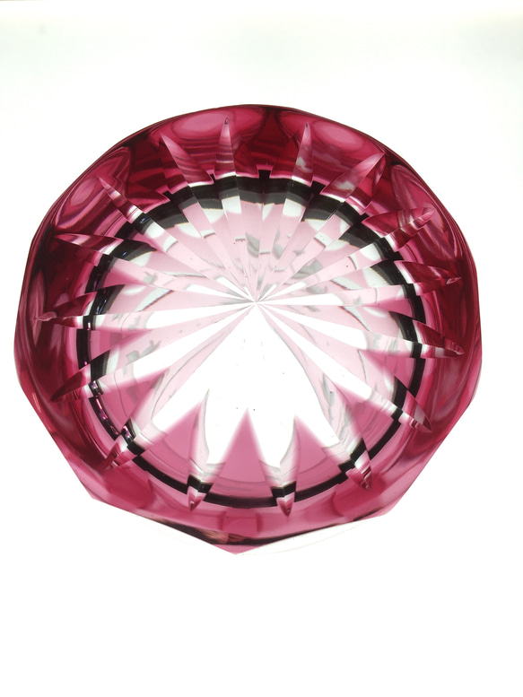 数量限定品　江戸切子　伝統工芸品　ロックグラス　金魚グラス  金赤(ピンク色) 結婚祝　ギフト　プレゼント　記念品　 5枚目の画像