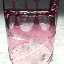 数量限定品　江戸切子　伝統工芸品　ロックグラス　金魚グラス  金赤(ピンク色) 結婚祝　ギフト　プレゼント　記念品　 4枚目の画像